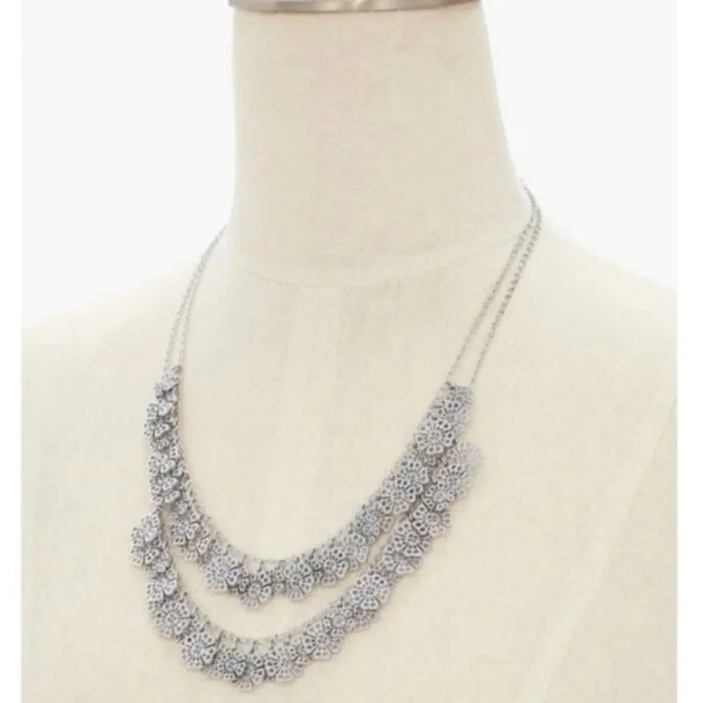 Talbots Filigree Silver Floral Necklace - Picture 2 of 2